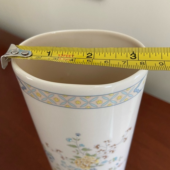 Beautiful GORHAM OVAL CHERRY WOOD FLOWER VASE FOR THE DANBURY MINT 8" - Picture 7 of 8